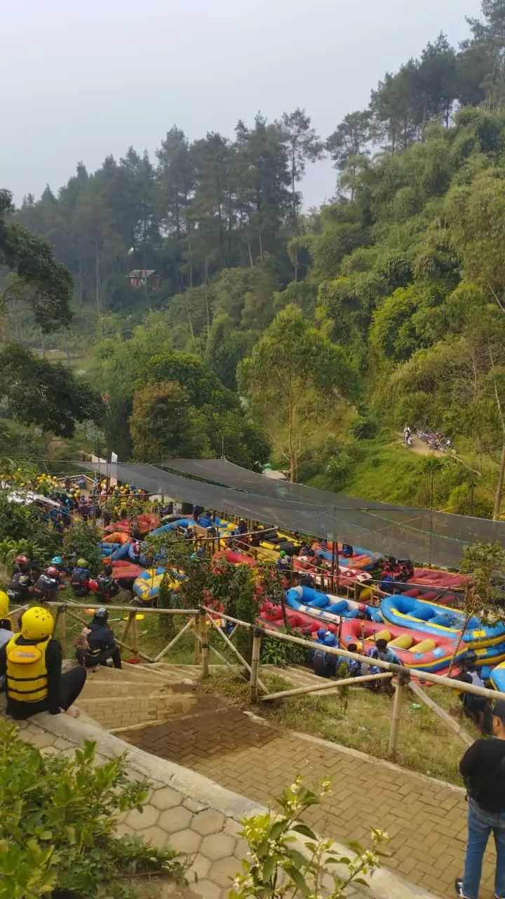 Seni Menikmati "Kemacetan" di Atas Air: Mengapa Antrean Jalur Rafting Pangalengan Saat Libur Panjang Tetap Bikin Ketagihan