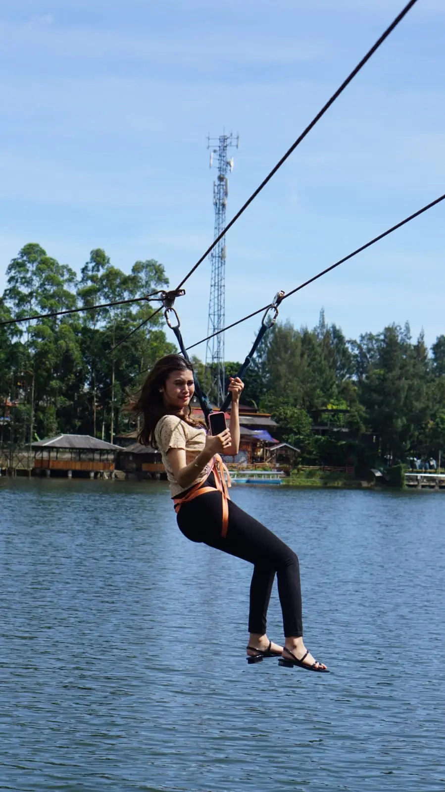 Promo Hemat Liburan Seru: Paket Bundling Rafting & Flying Fox Pangalengan Cuma 190 Ribu per Orang Plus Gratis Snack!